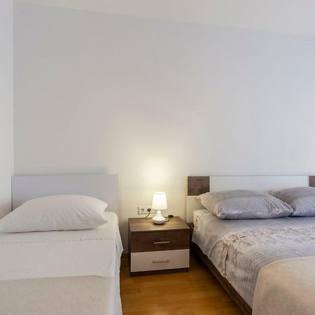 Apartment Anna With Free Private Parking Пула Экстерьер фото